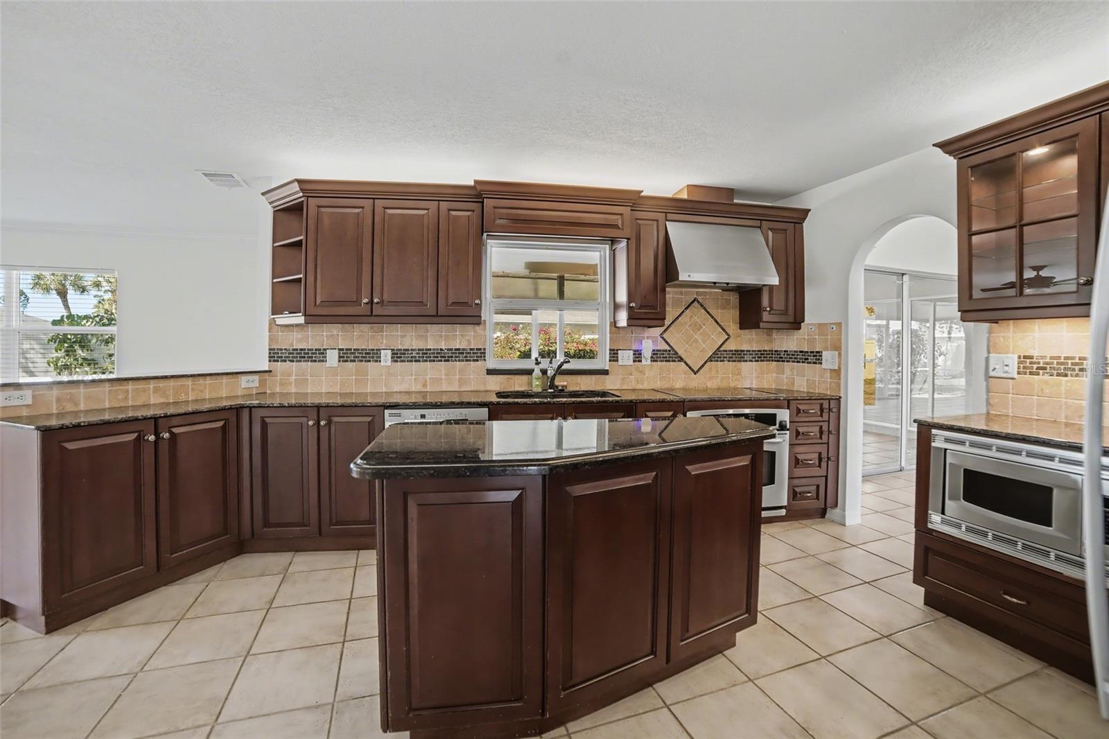 7918 CYPRESS LAKE DR, SARASOTA, FL, 34243