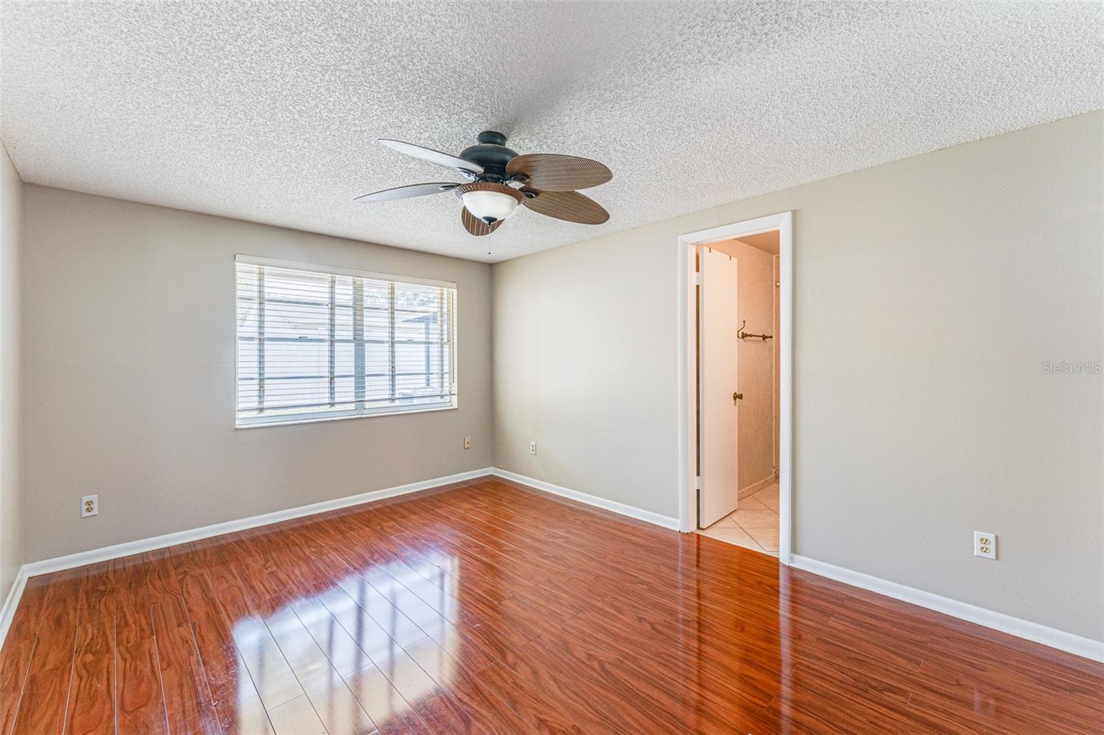 16017 WOODPINE DR, TAMPA, FL, 33618