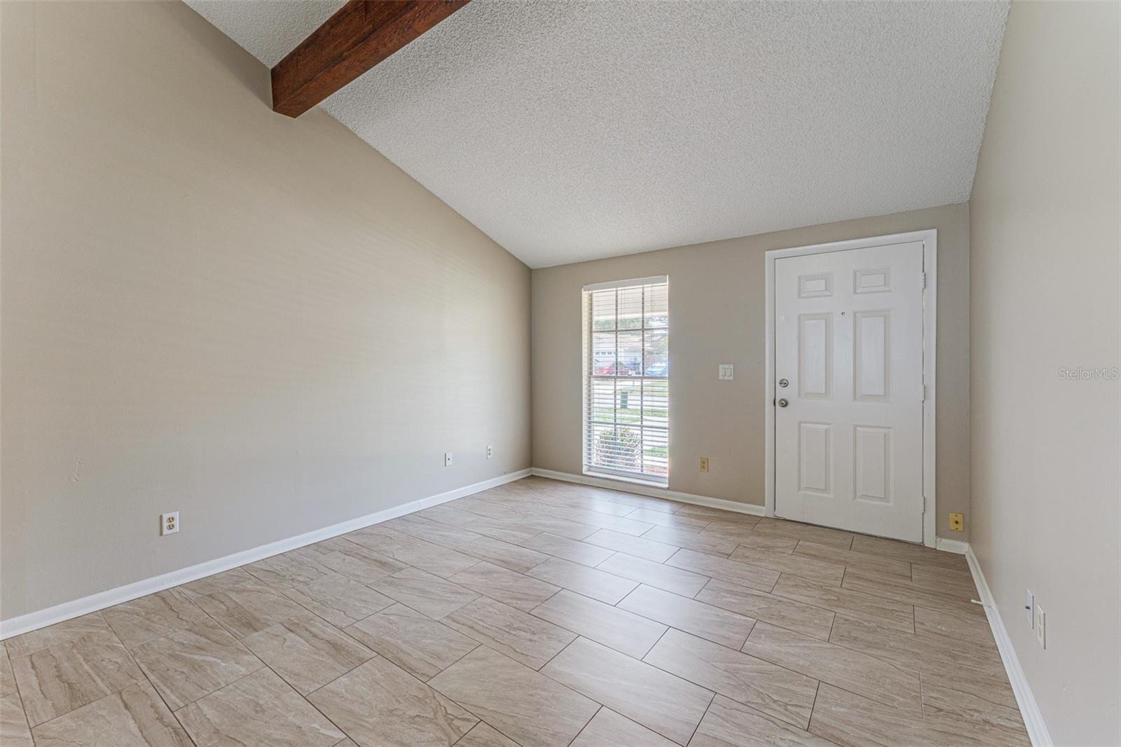 16017 WOODPINE DR, TAMPA, FL, 33618