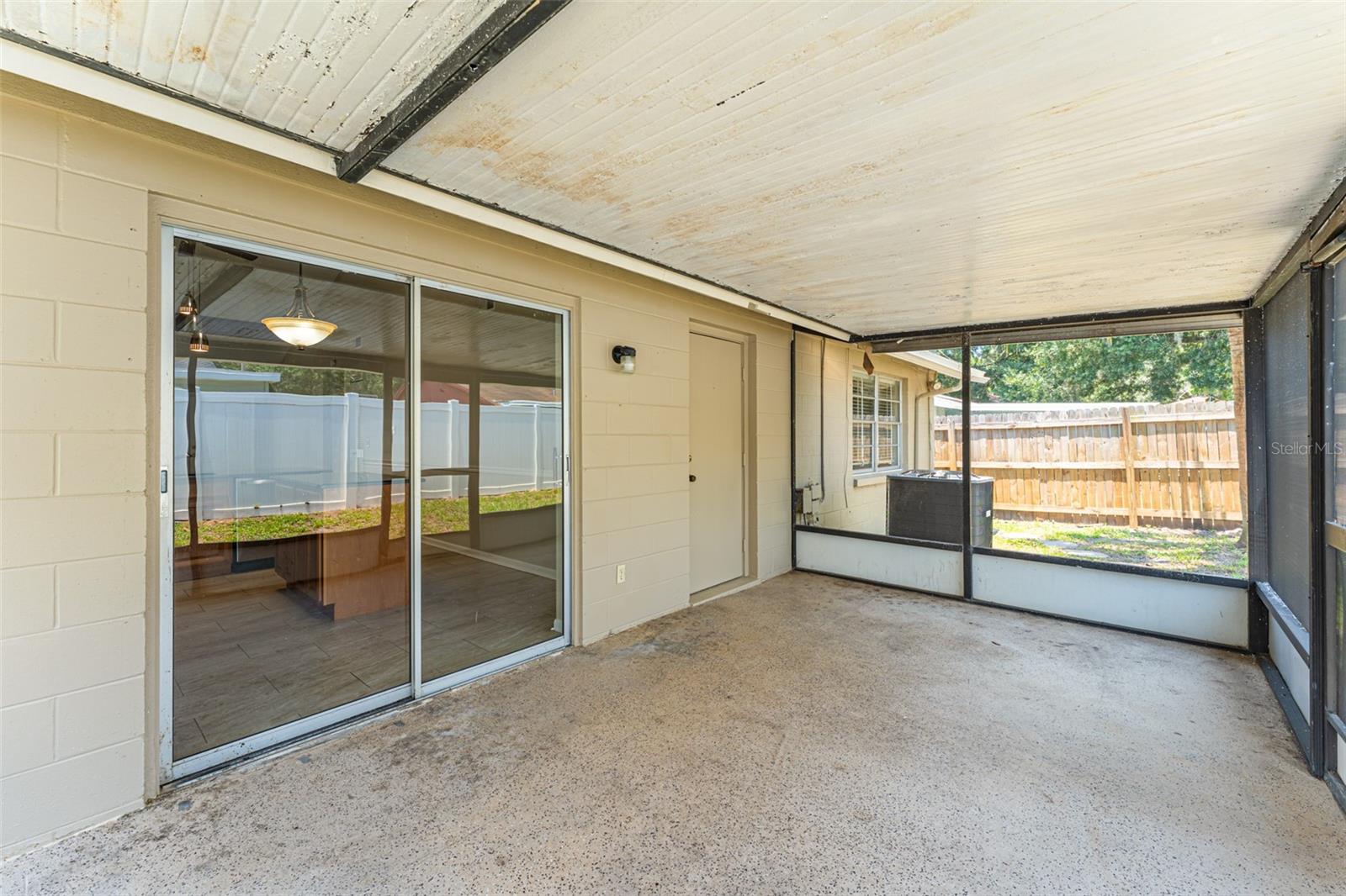 16017 WOODPINE DR, TAMPA, FL, 33618