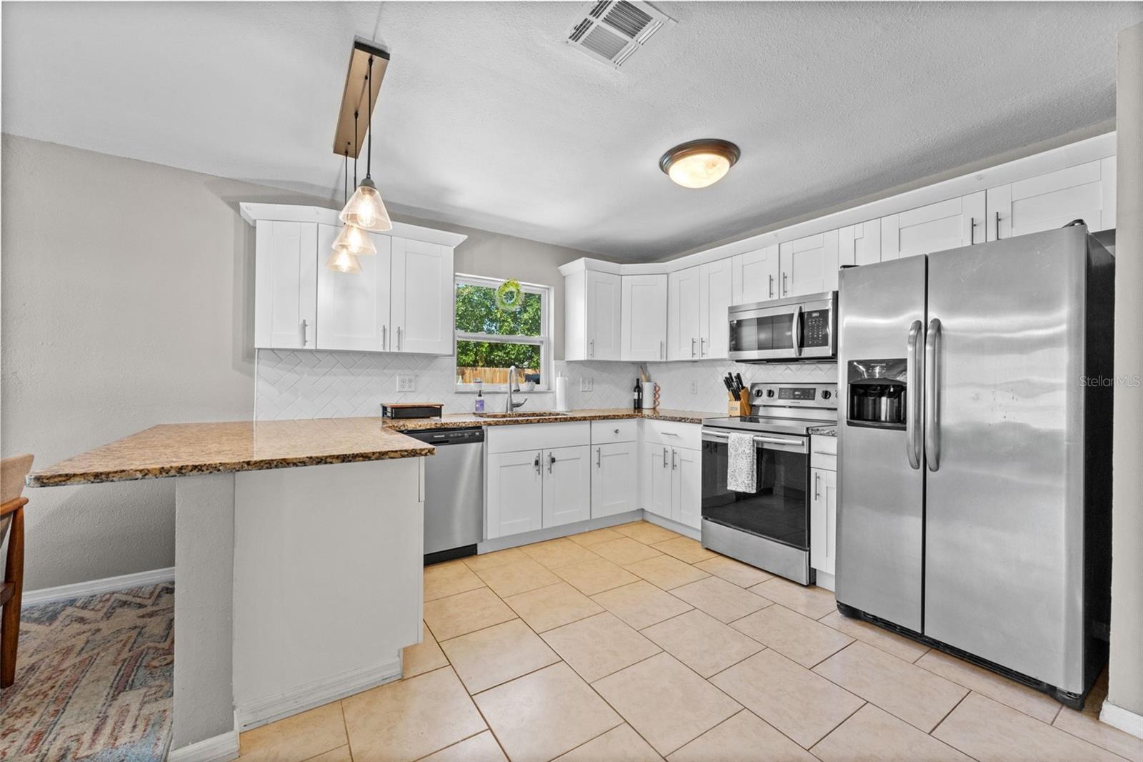 251 DAVISON AVE NE, ST PETERSBURG, FL, 33703