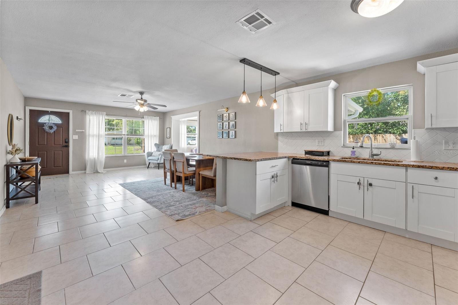 251 DAVISON AVE NE, ST PETERSBURG, FL, 33703