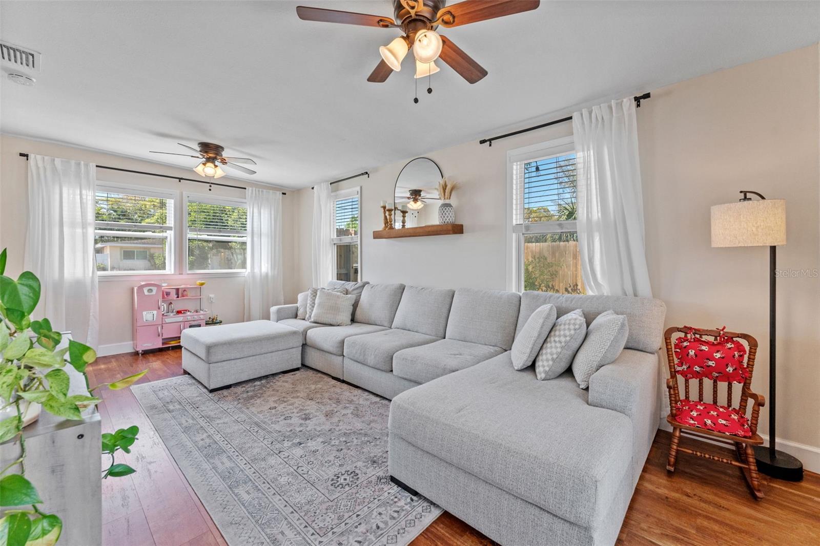 251 DAVISON AVE NE, ST PETERSBURG, FL, 33703
