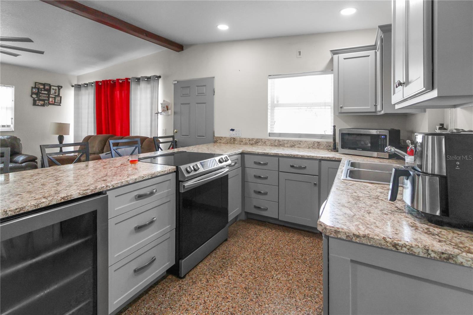 762 TEMPLE AVE, ORANGE CITY, FL, 32763