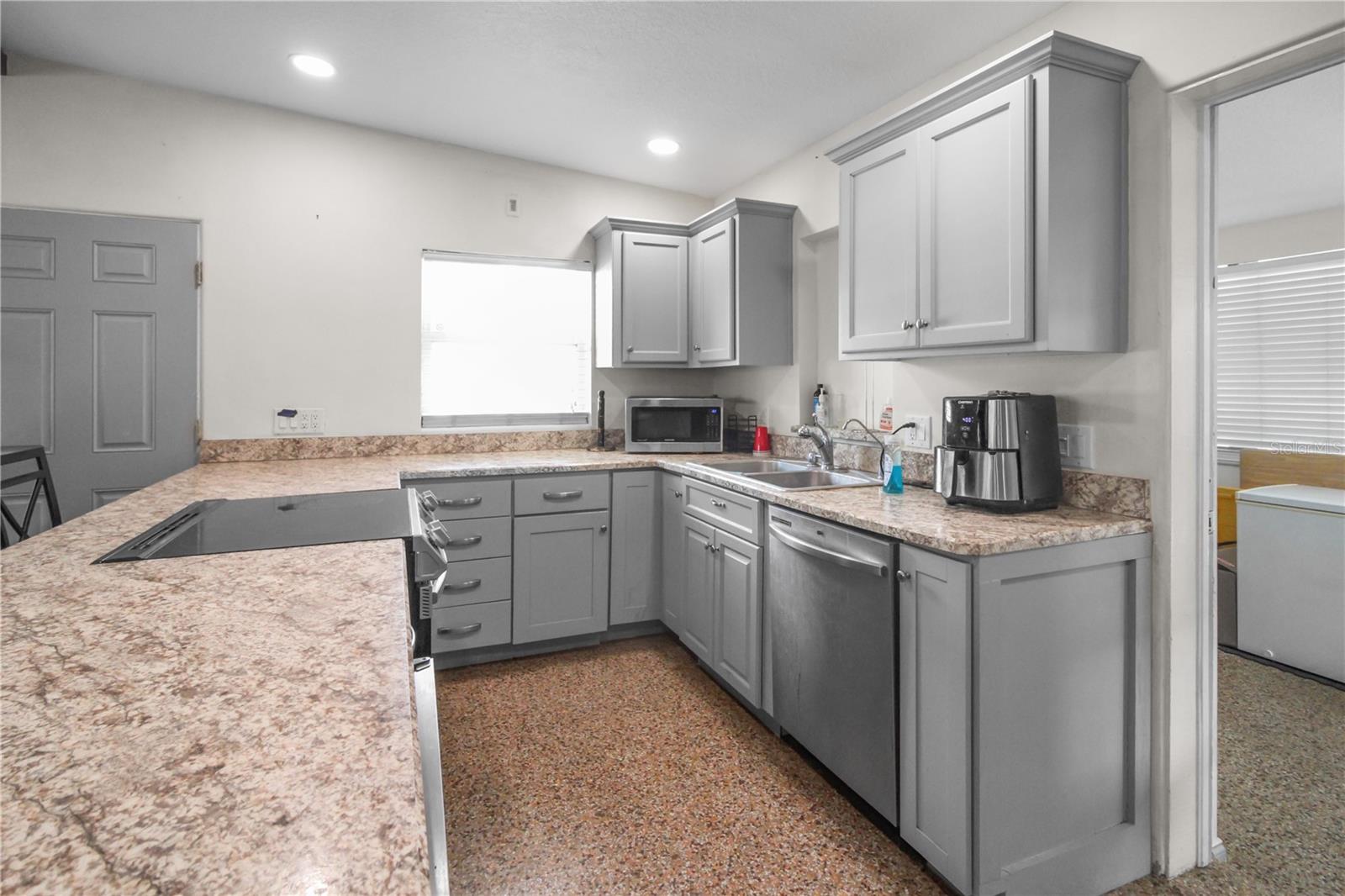 762 TEMPLE AVE, ORANGE CITY, FL, 32763