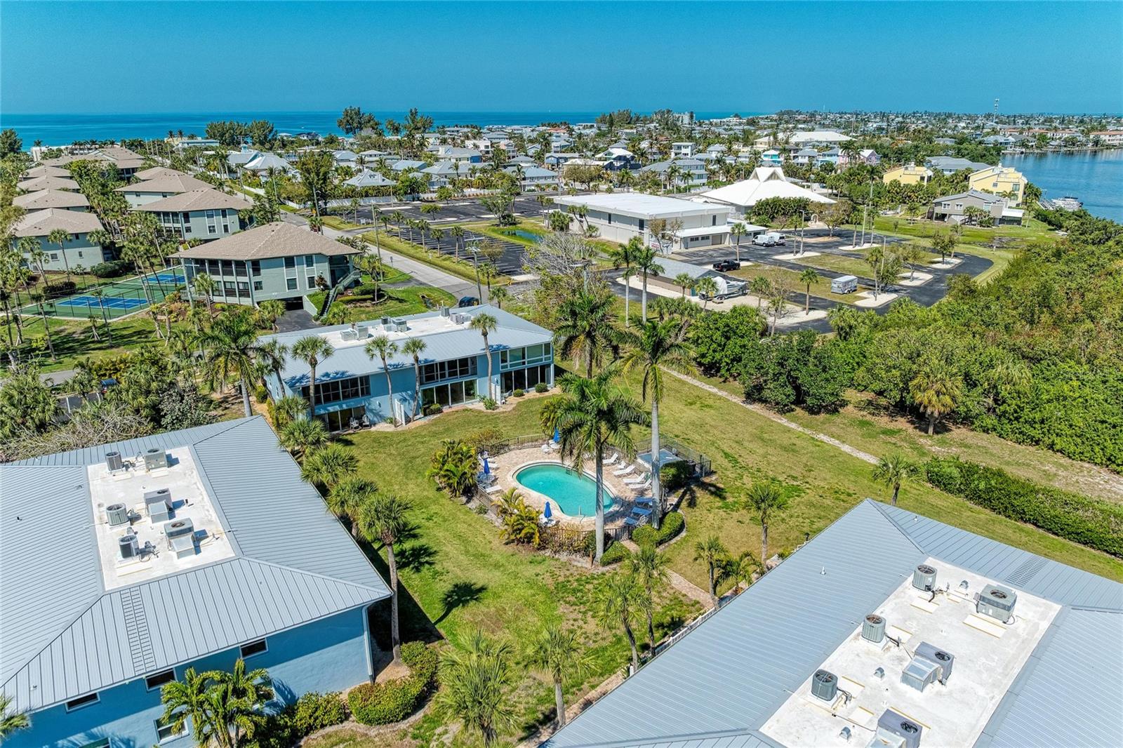 600 MANATEE AVE #106, HOLMES BEACH, FL, 34217