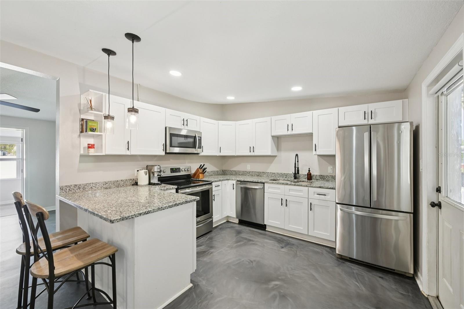 2416 EMORY AVE, BRADENTON, FL, 34207