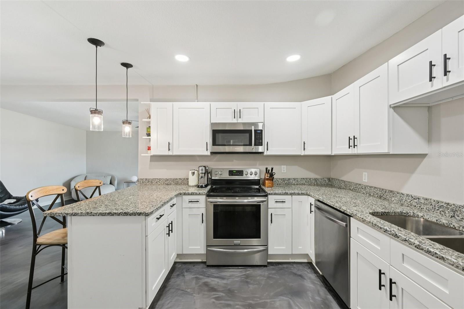 2416 EMORY AVE, BRADENTON, FL, 34207