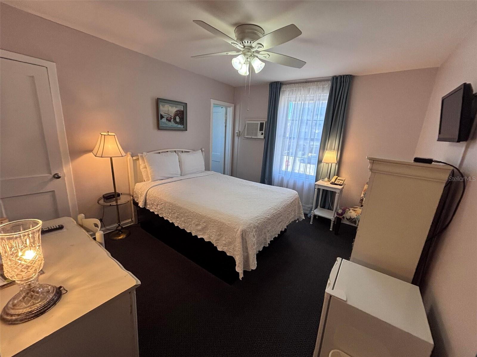 ST PETERSBURG, FL, 33701