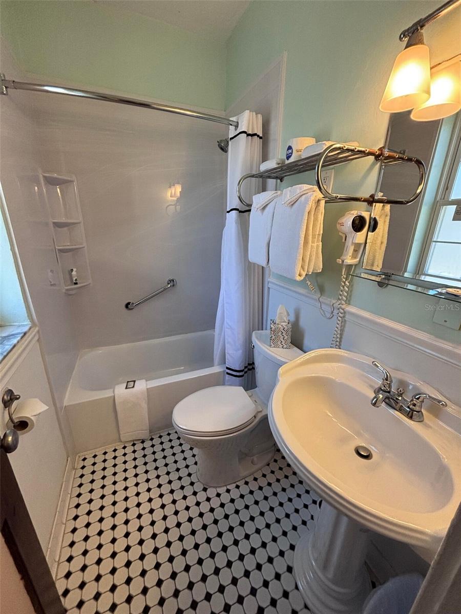 ST PETERSBURG, FL, 33701