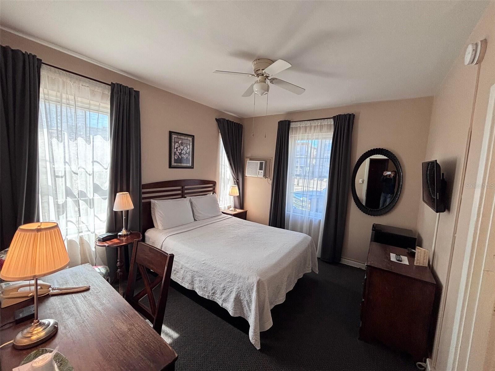 ST PETERSBURG, FL, 33701