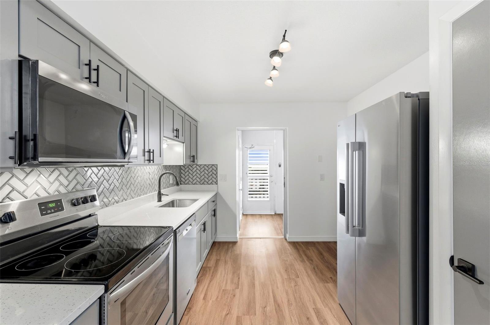 5155 9TH AVE N #104, ST PETERSBURG, FL, 33710
