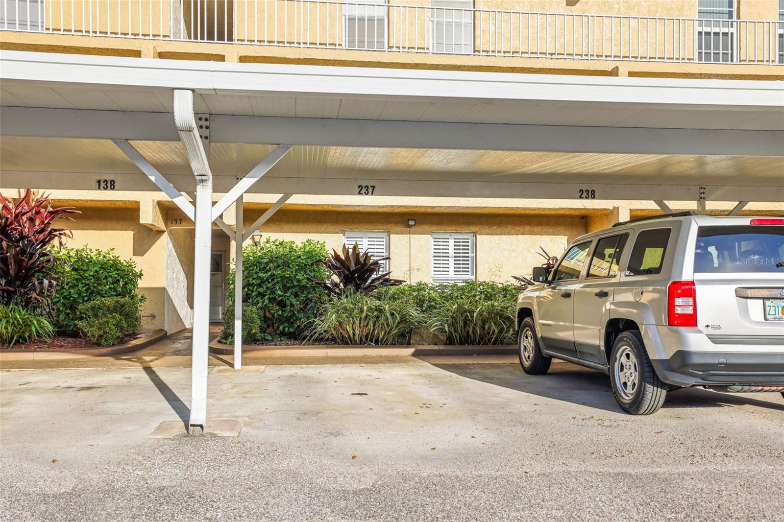 225 COUNTRY CLUB DR #D237, LARGO, FL, 33771