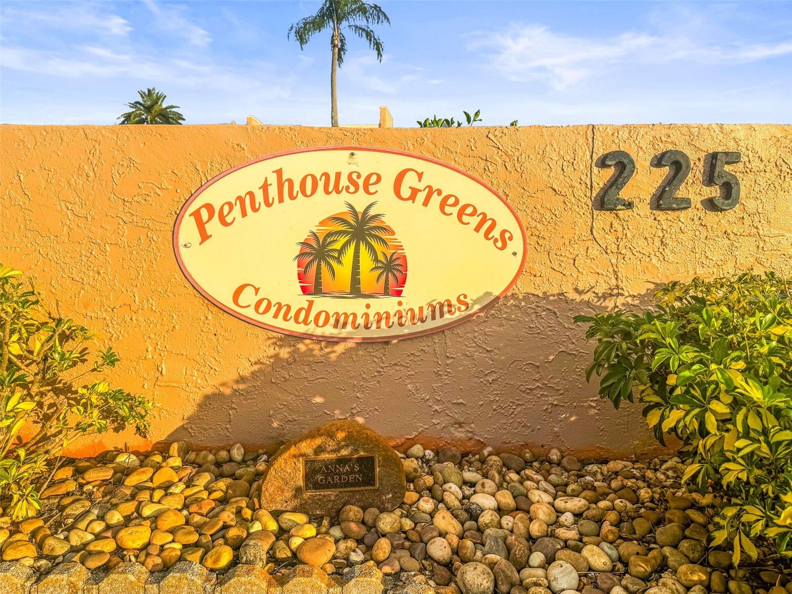 225 COUNTRY CLUB DR #D237, LARGO, FL, 33771