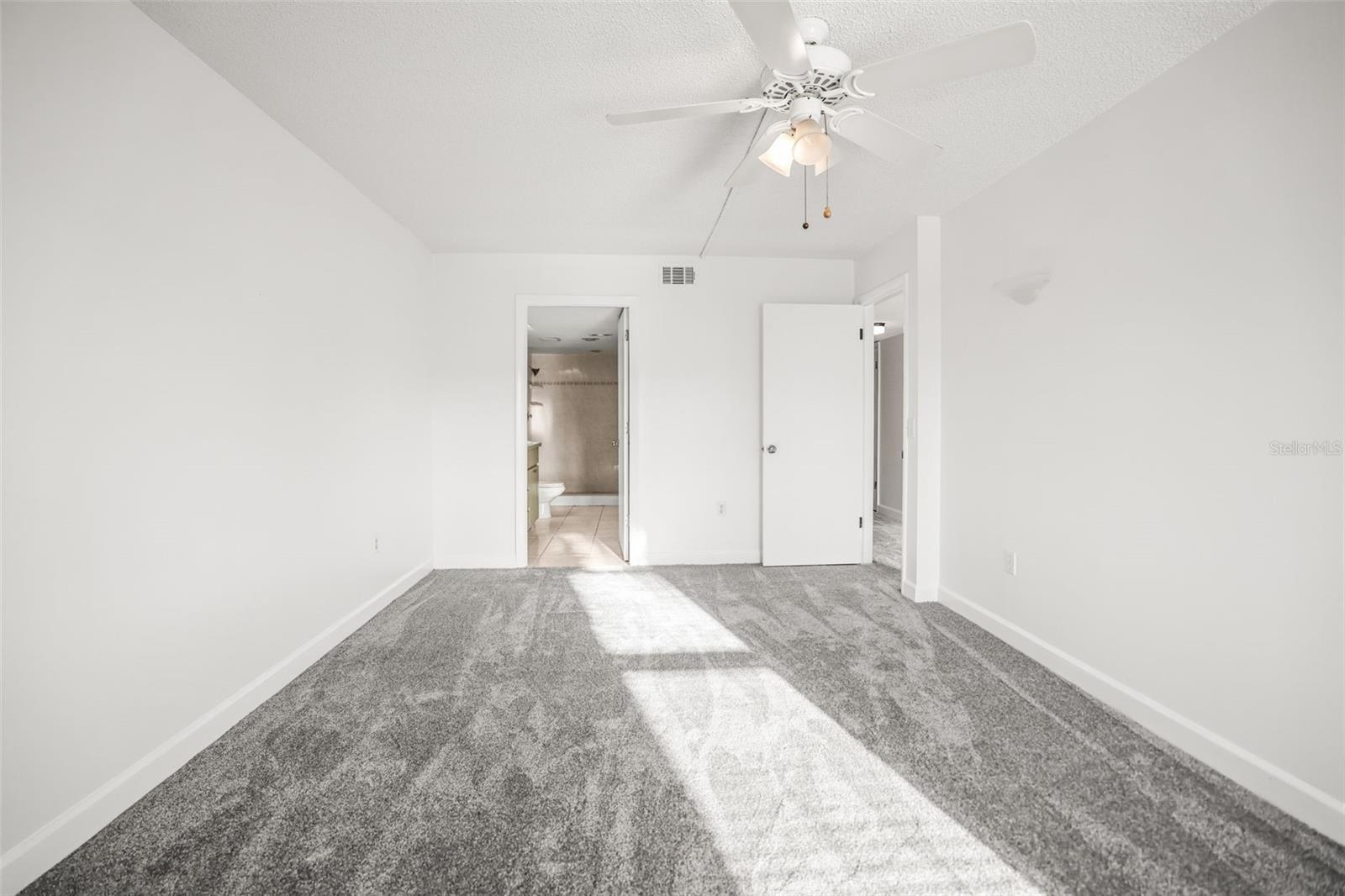225 COUNTRY CLUB DR #D237, LARGO, FL, 33771