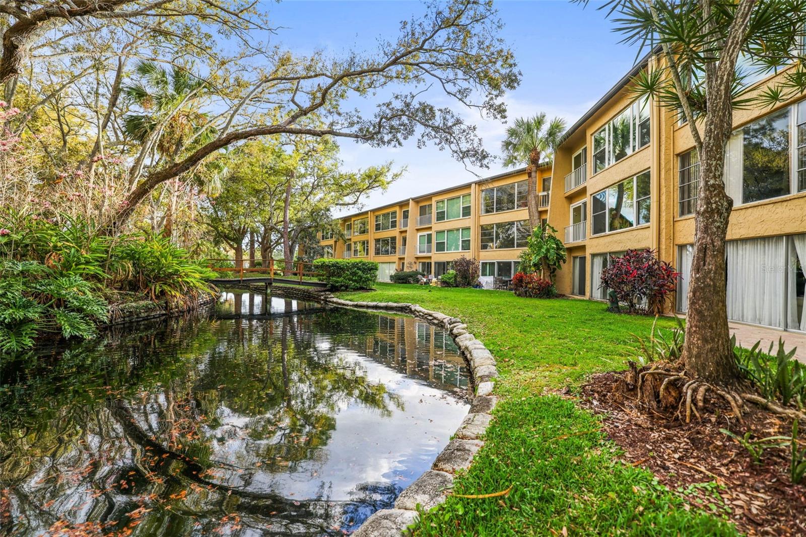225 COUNTRY CLUB DR #D237, LARGO, FL, 33771