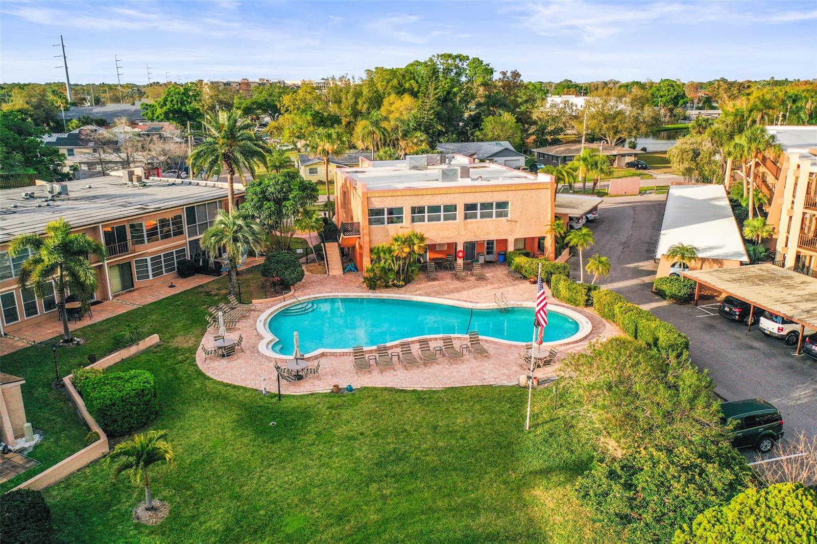225 COUNTRY CLUB DR #D237, LARGO, FL, 33771
