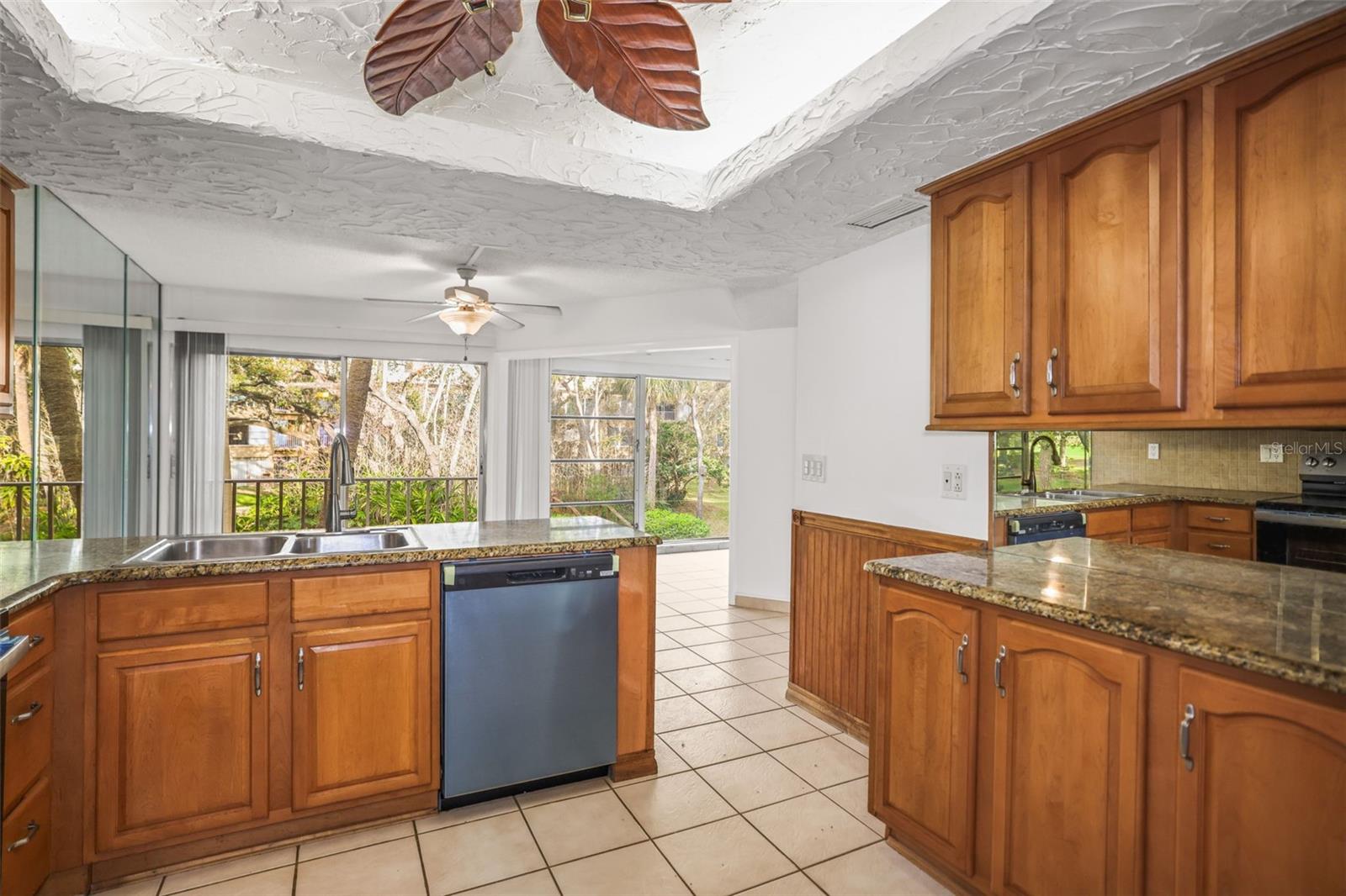 225 COUNTRY CLUB DR #D237, LARGO, FL, 33771