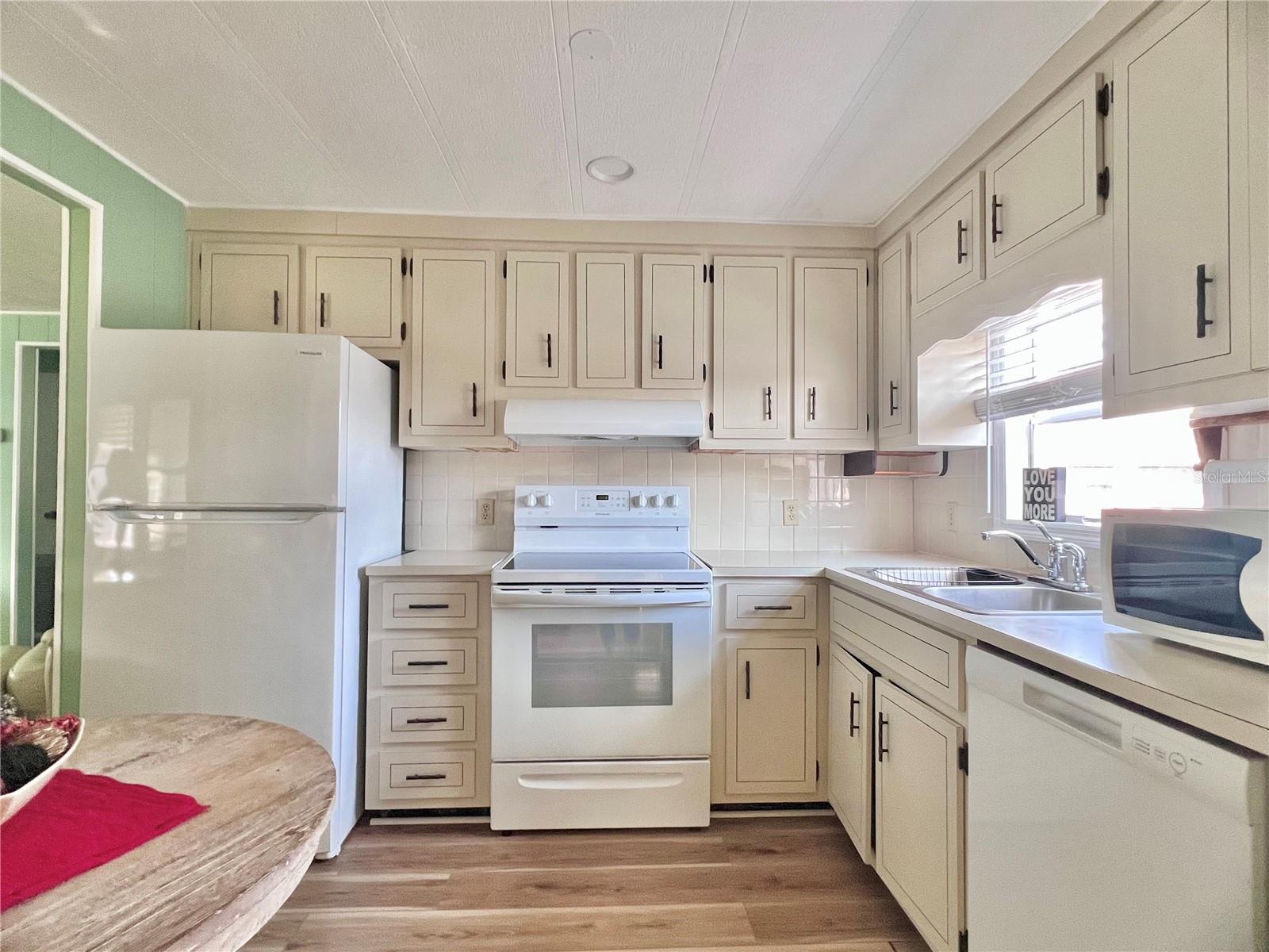 1100 BELCHER RD S #8, LARGO, FL, 33771