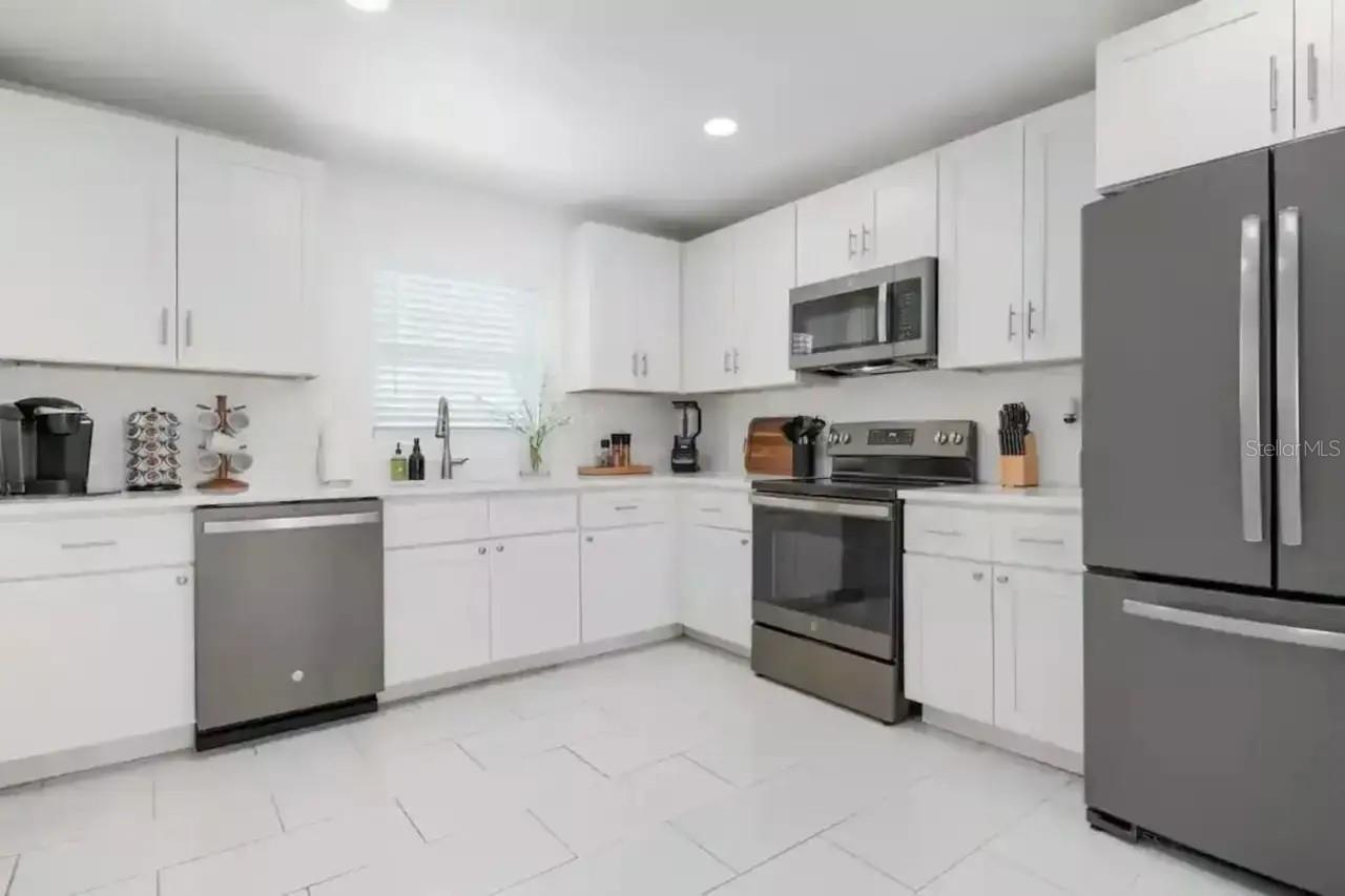 2539 TRINIDAD ST, SARASOTA, FL, 34231