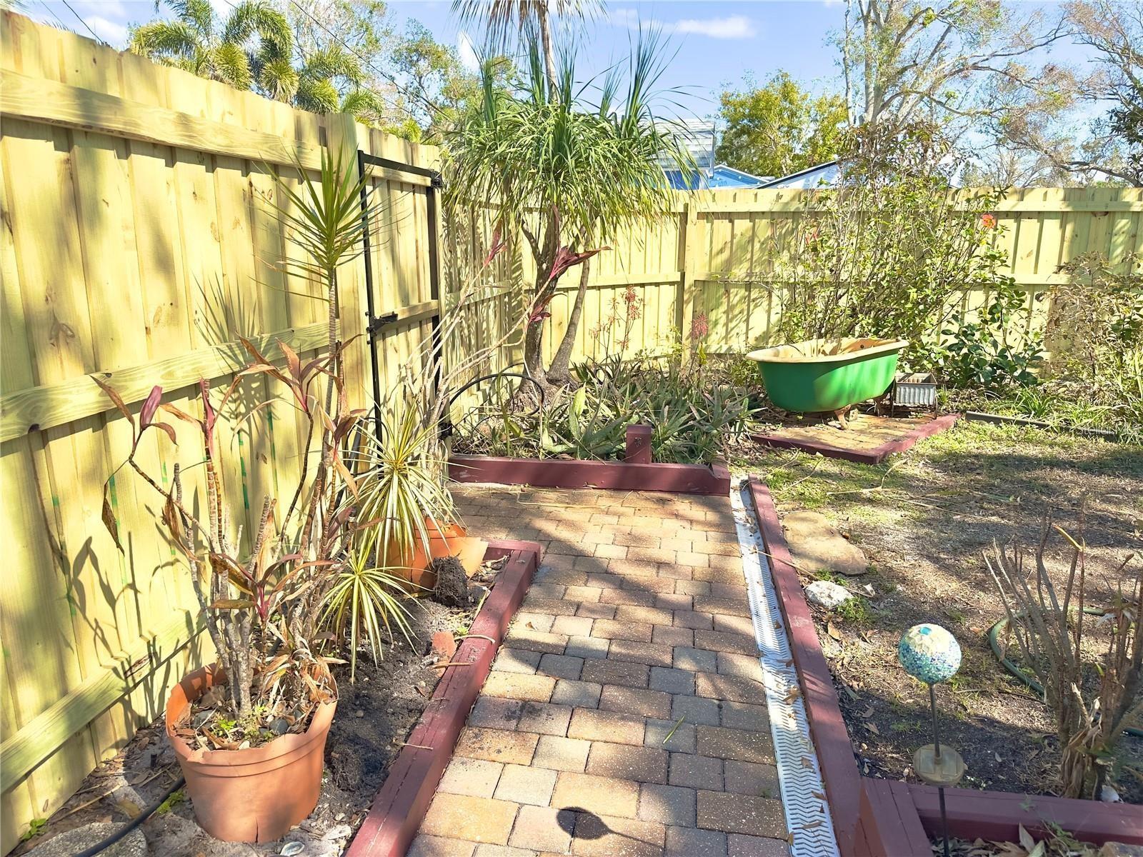 1208 HULL ST S, GULFPORT, FL, 33707