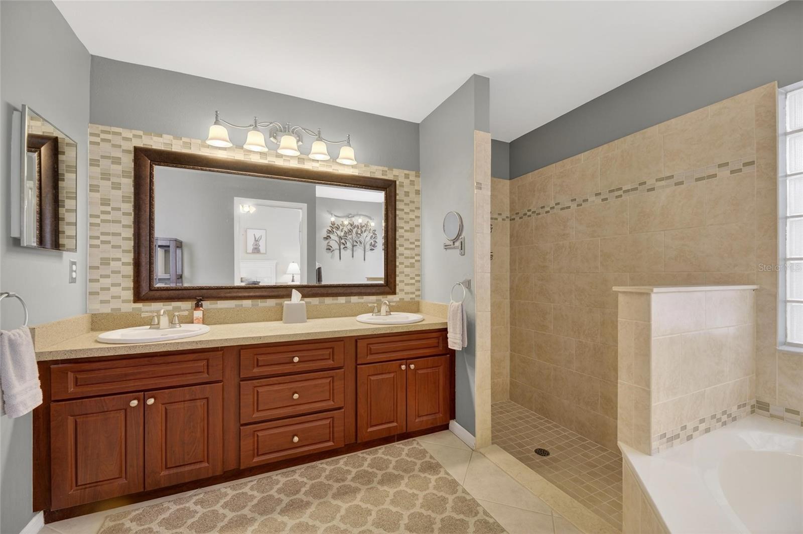 2316 E DEL WEBB BLVD, SUN CITY CENTER, FL, 33573