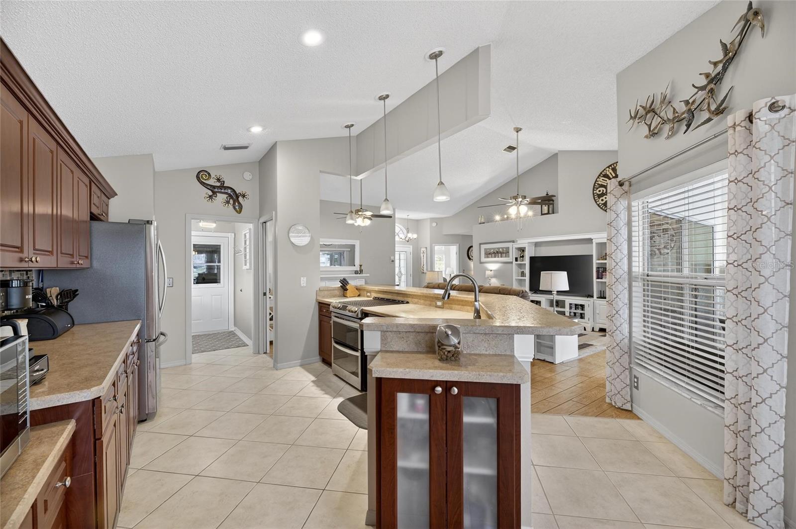 2316 E DEL WEBB BLVD, SUN CITY CENTER, FL, 33573