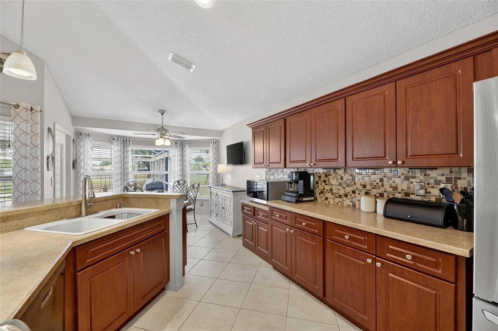 2316 E DEL WEBB BLVD, SUN CITY CENTER, FL, 33573