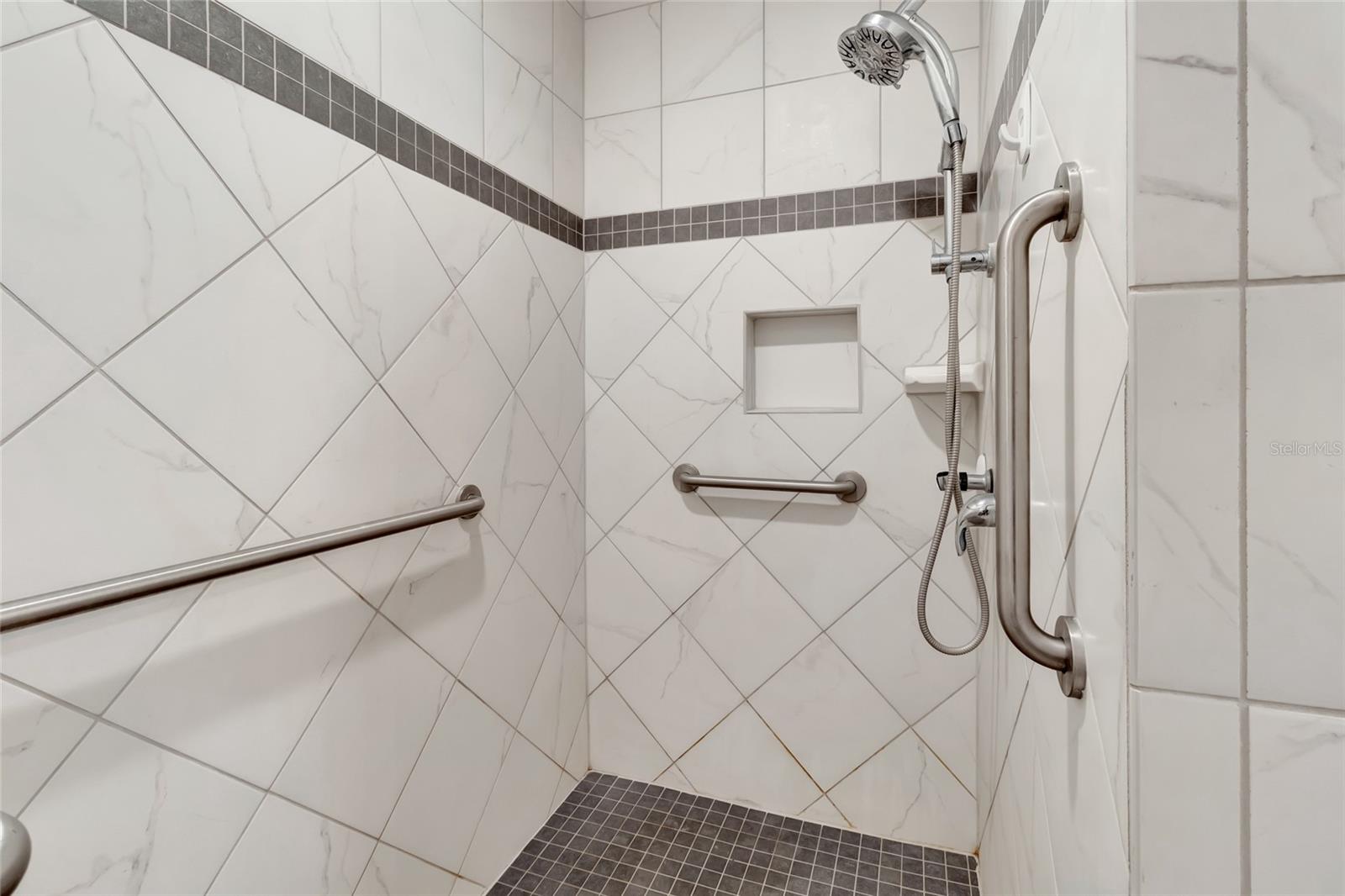 26903 HONEYMOON AVE, LEESBURG, FL, 34748