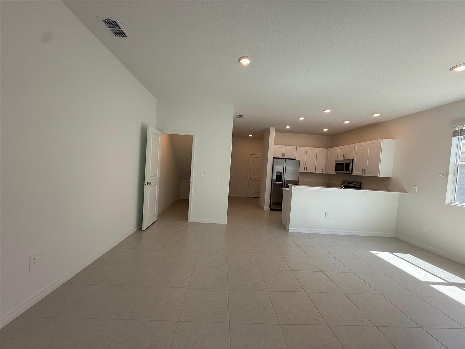 9869 FEASTER DR, WESLEY CHAPEL, FL, 33545