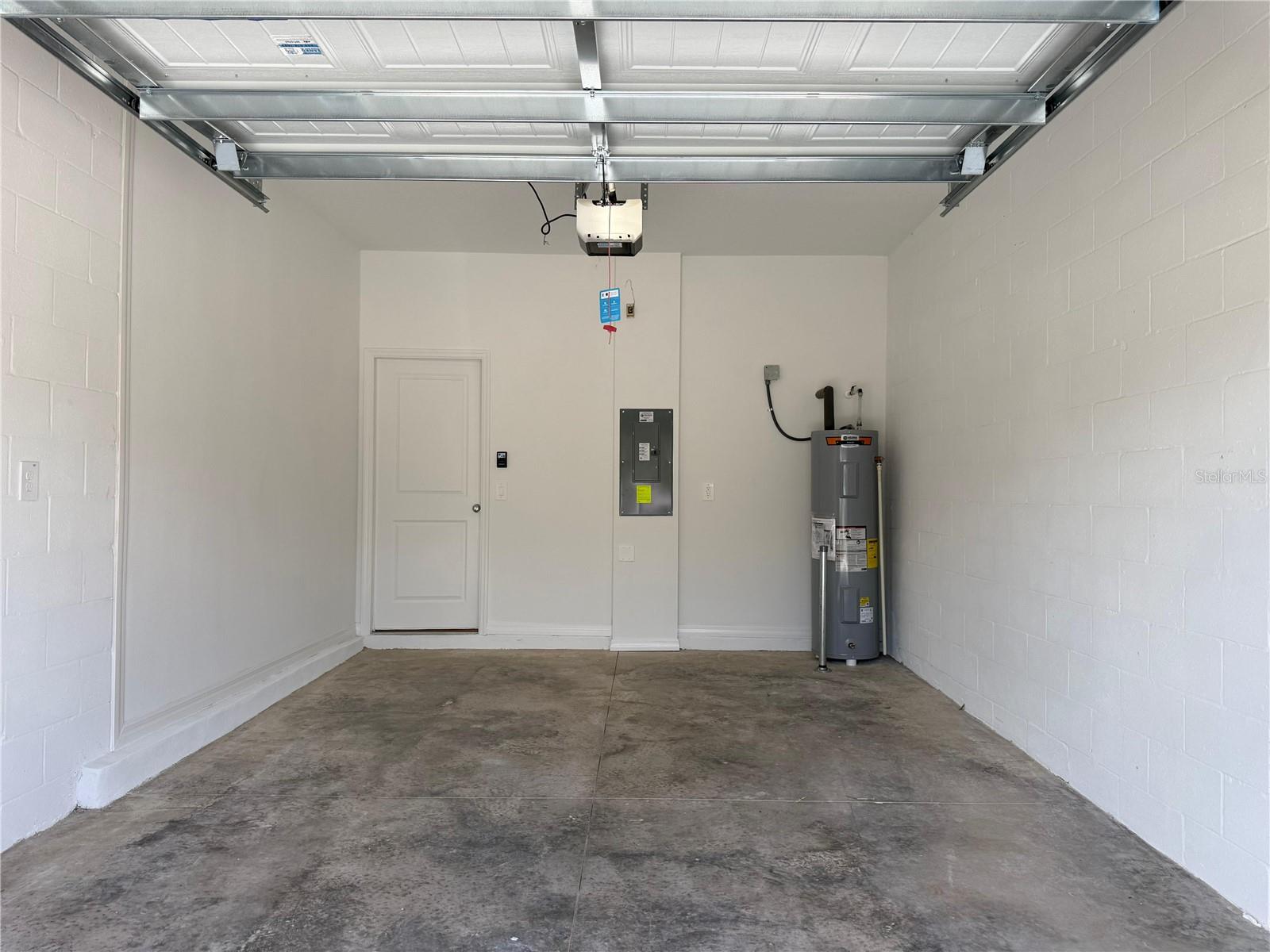 9869 FEASTER DR, WESLEY CHAPEL, FL, 33545