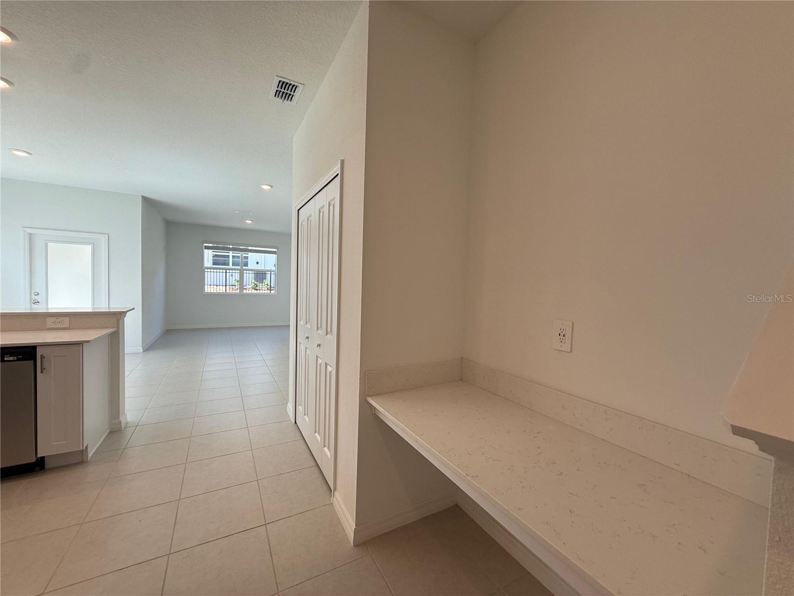 9869 FEASTER DR, WESLEY CHAPEL, FL, 33545