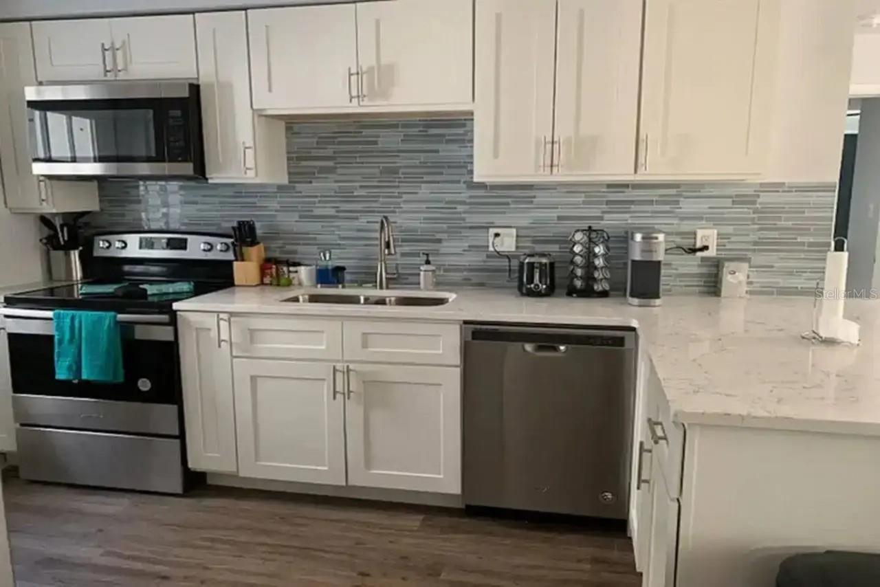 3113 MCINTOSH RD, SARASOTA, FL, 34232