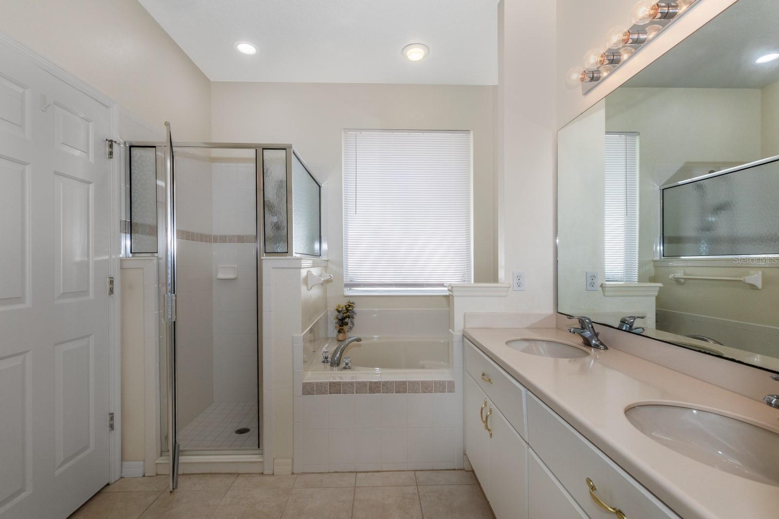 27525 DISCOVER CT, LEESBURG, FL, 34748