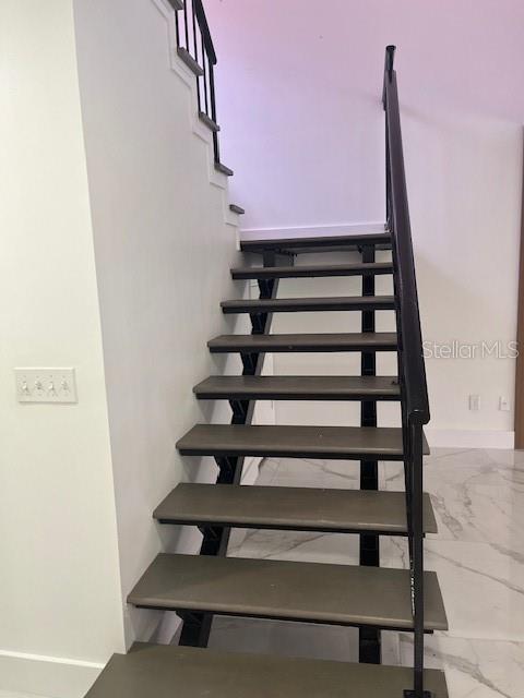 8217 BREEZE COVE LN, ORLANDO, FL, 32819