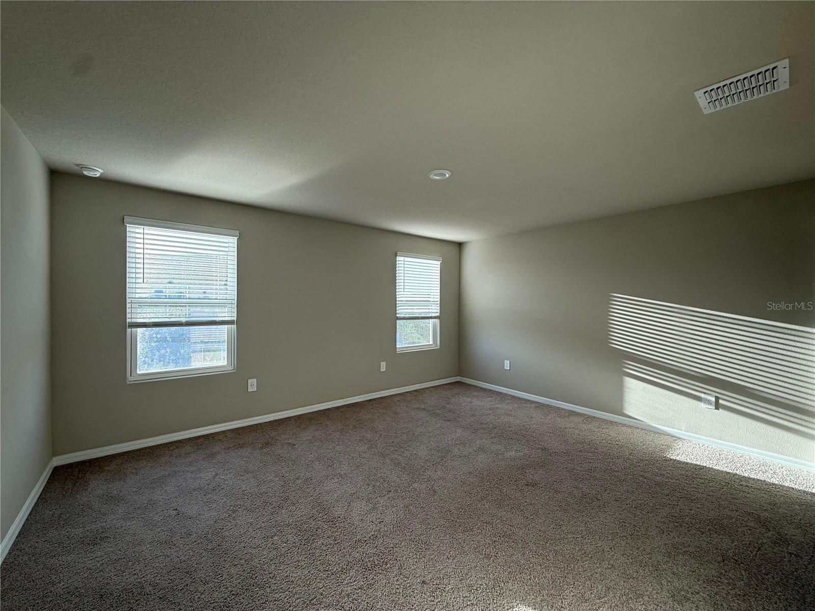 7649 INTREPID RD, WESLEY CHAPEL, FL, 33545