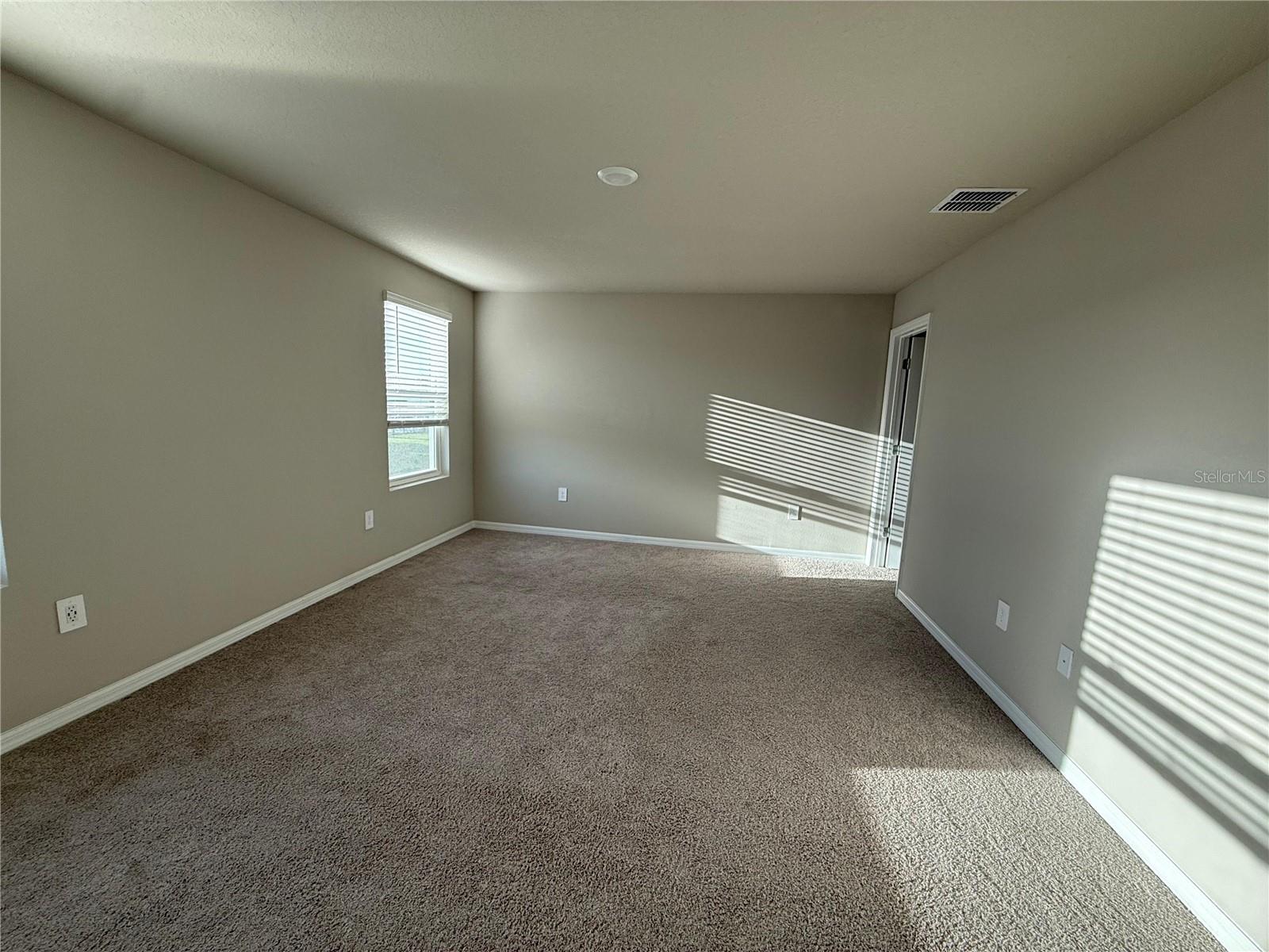 7649 INTREPID RD, WESLEY CHAPEL, FL, 33545