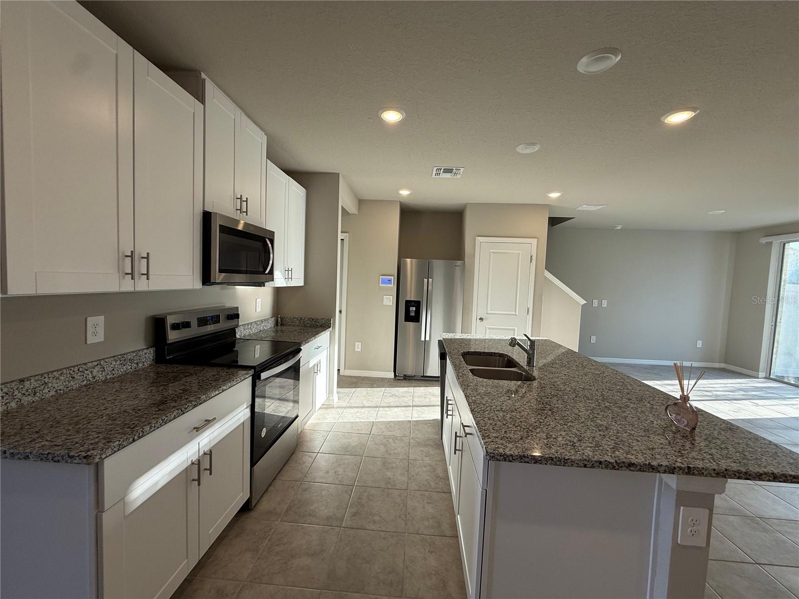 7649 INTREPID RD, WESLEY CHAPEL, FL, 33545