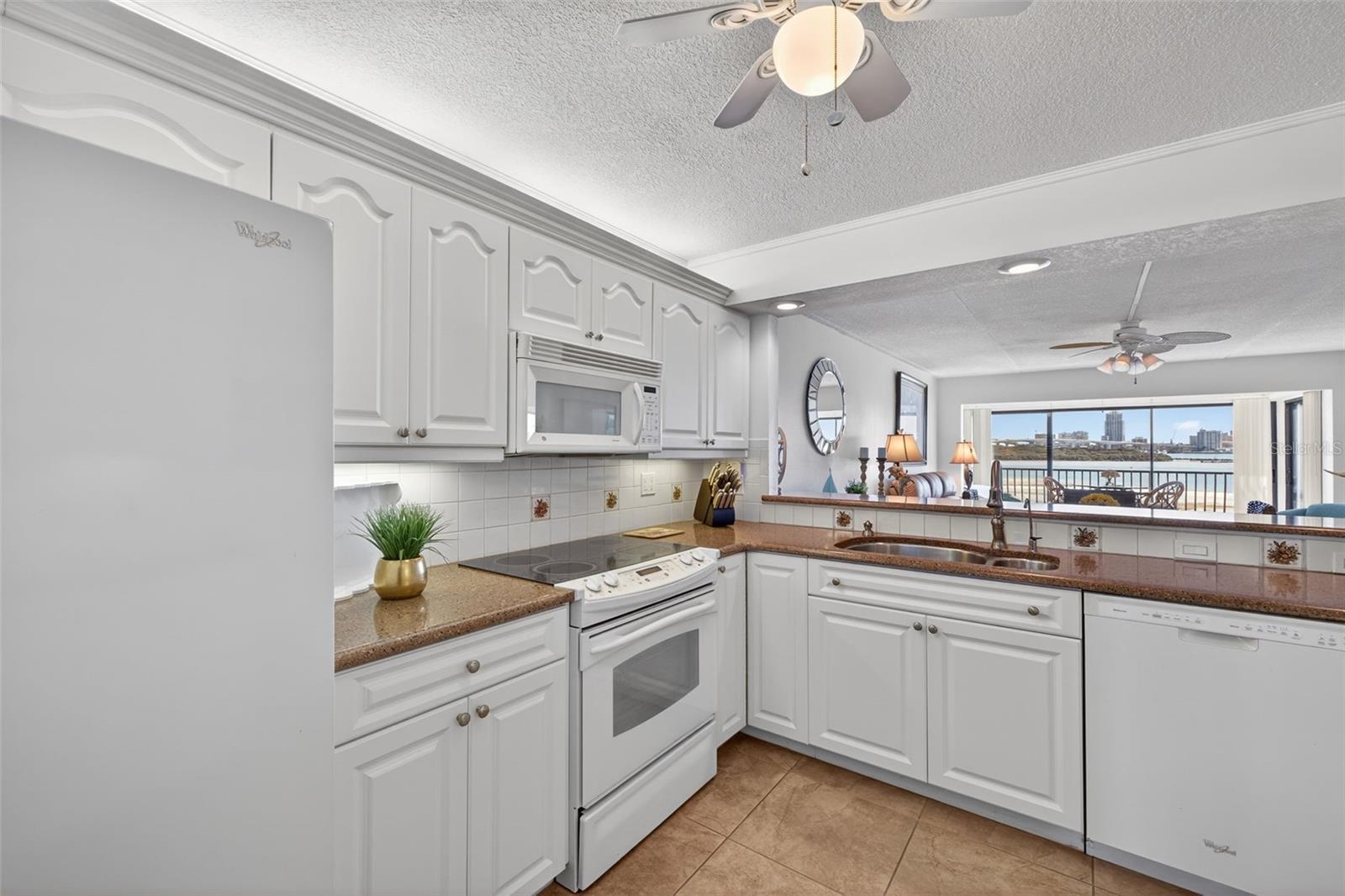 865 S GULFVIEW BLVD #207, CLEARWATER BEACH, FL, 33767