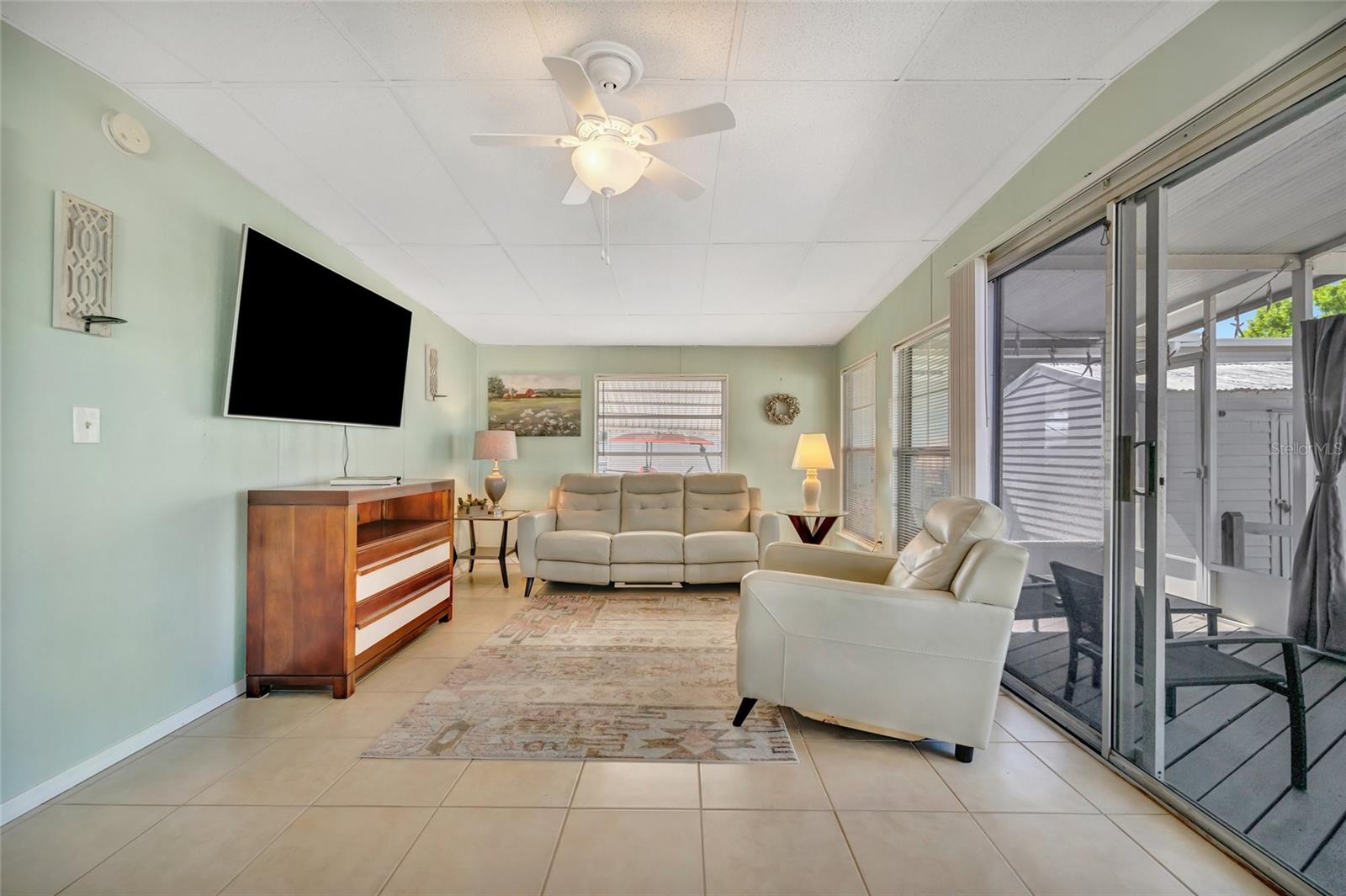 110 E SAINT LUCIA LOOP, APOLLO BEACH, FL, 33572