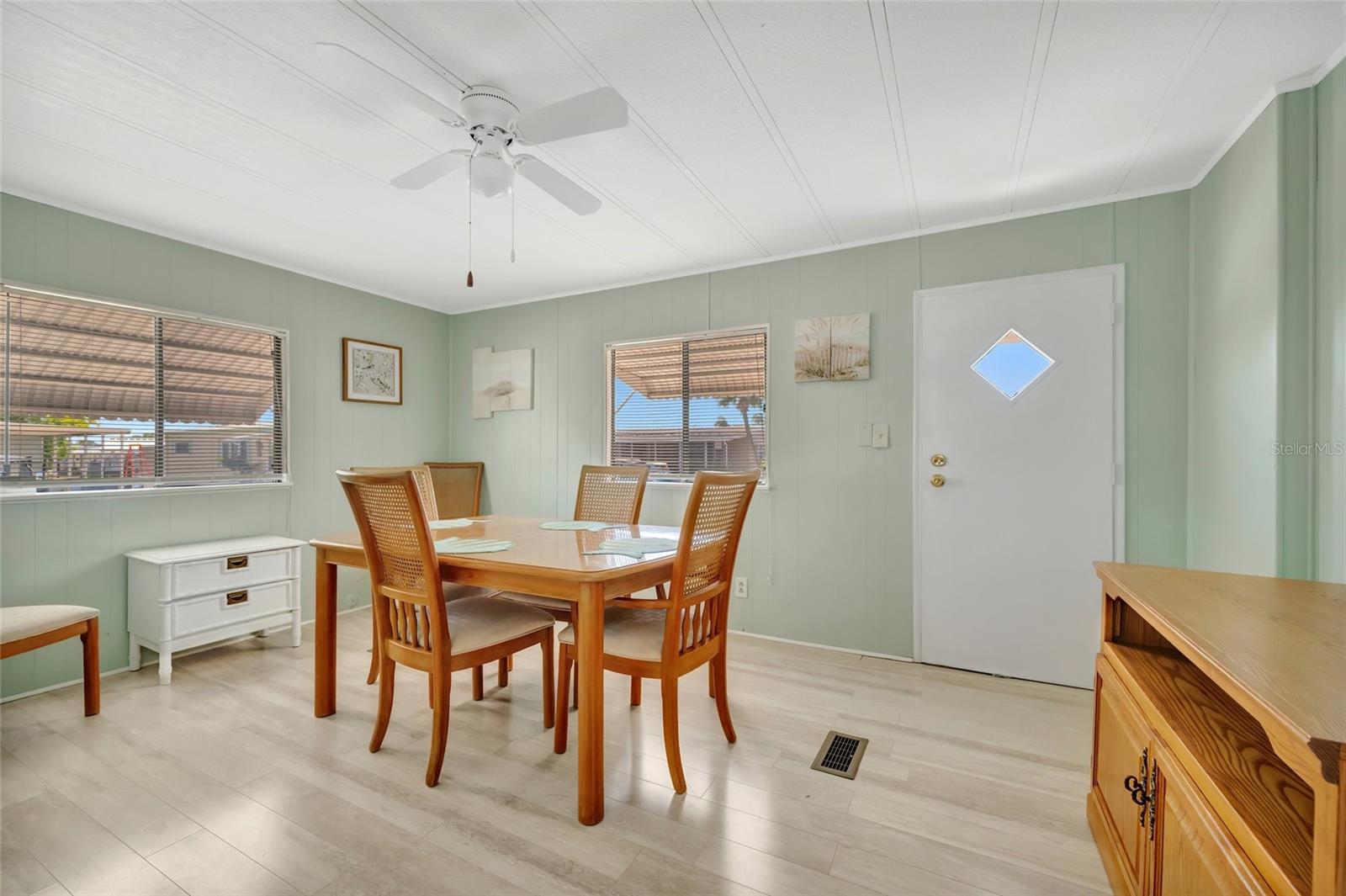 110 E SAINT LUCIA LOOP, APOLLO BEACH, FL, 33572