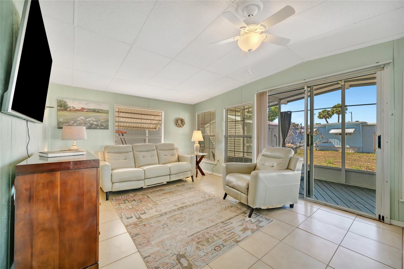110 E SAINT LUCIA LOOP, APOLLO BEACH, FL, 33572