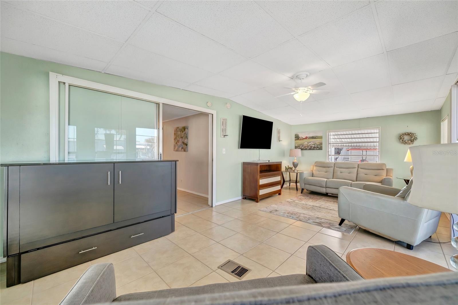110 E SAINT LUCIA LOOP, APOLLO BEACH, FL, 33572