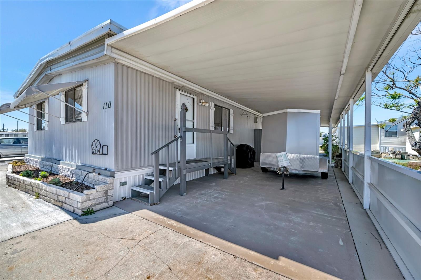 110 E SAINT LUCIA LOOP, APOLLO BEACH, FL, 33572