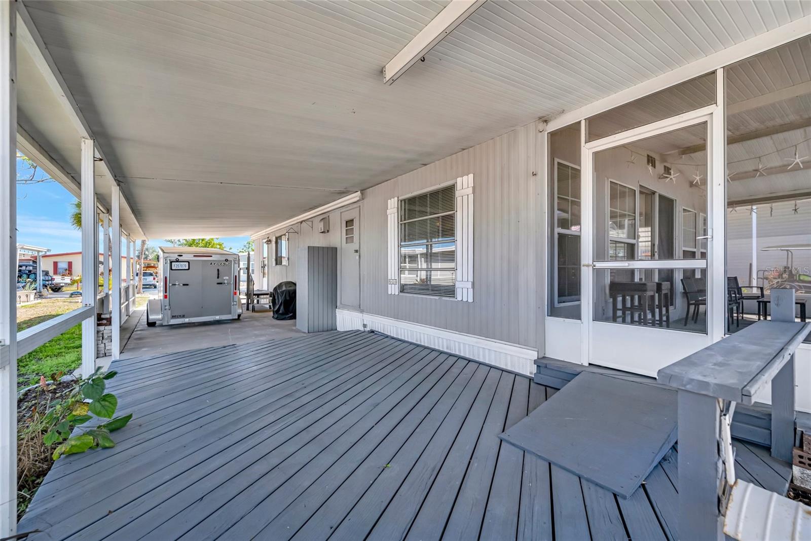 110 E SAINT LUCIA LOOP, APOLLO BEACH, FL, 33572