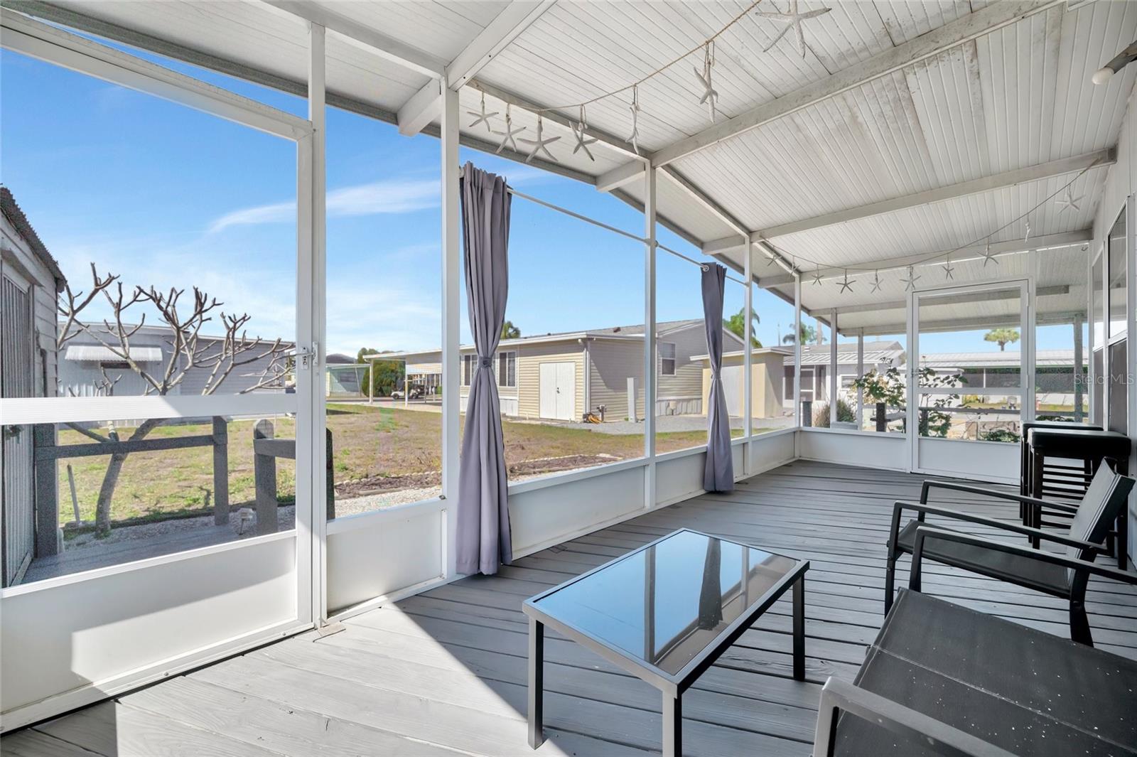 110 E SAINT LUCIA LOOP, APOLLO BEACH, FL, 33572