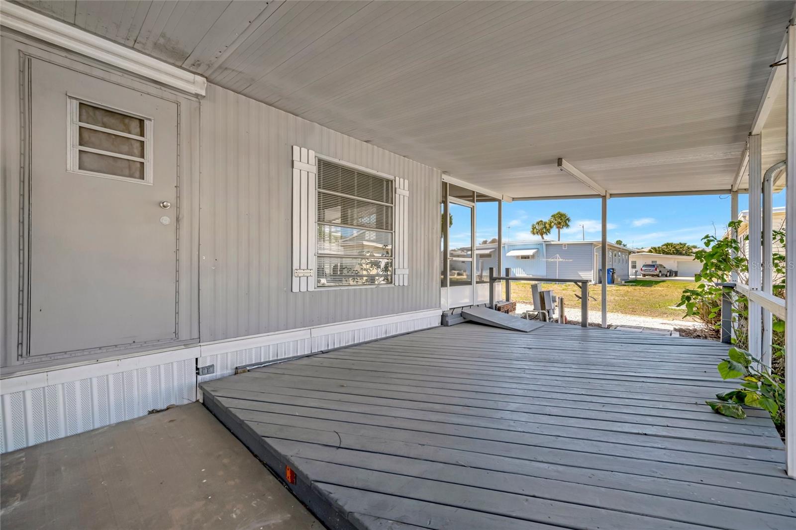 110 E SAINT LUCIA LOOP, APOLLO BEACH, FL, 33572