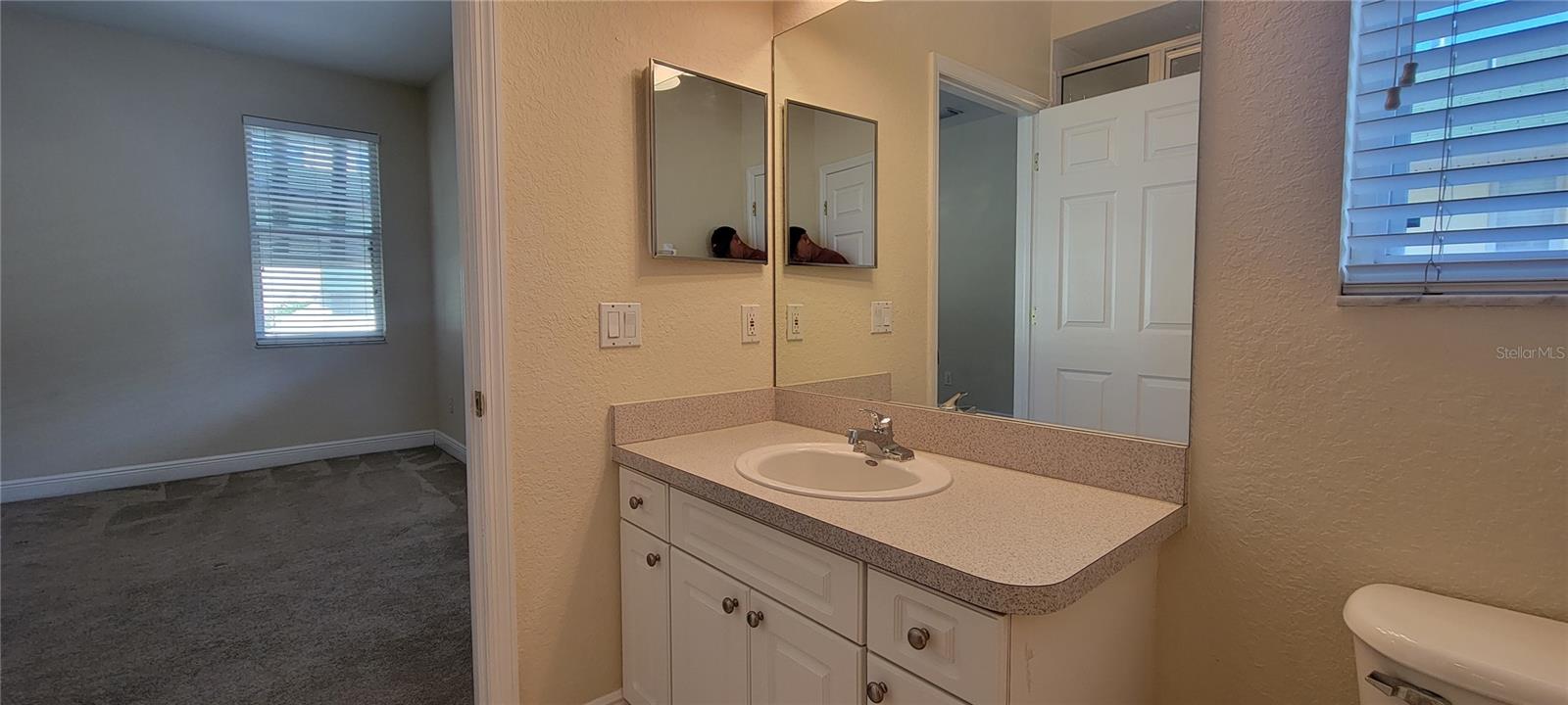 1112 ISLAMORADA LN, TAMPA, FL, 33606