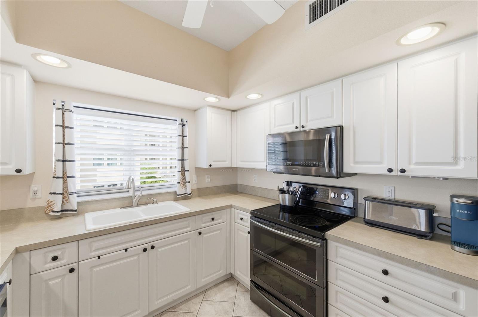 1200 COUNTRY CLUB DR #1206, LARGO, FL, 33771