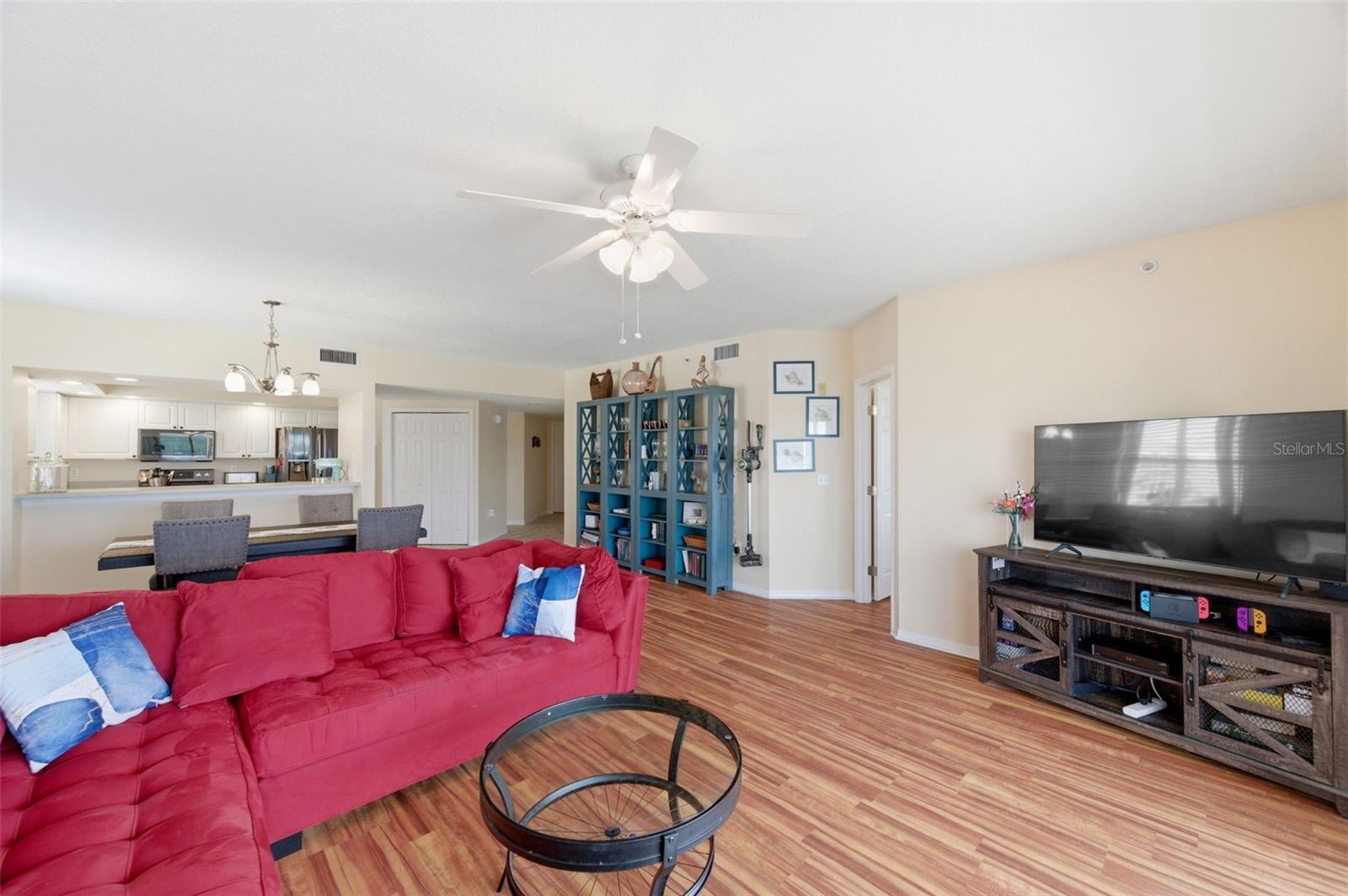 1200 COUNTRY CLUB DR #1206, LARGO, FL, 33771